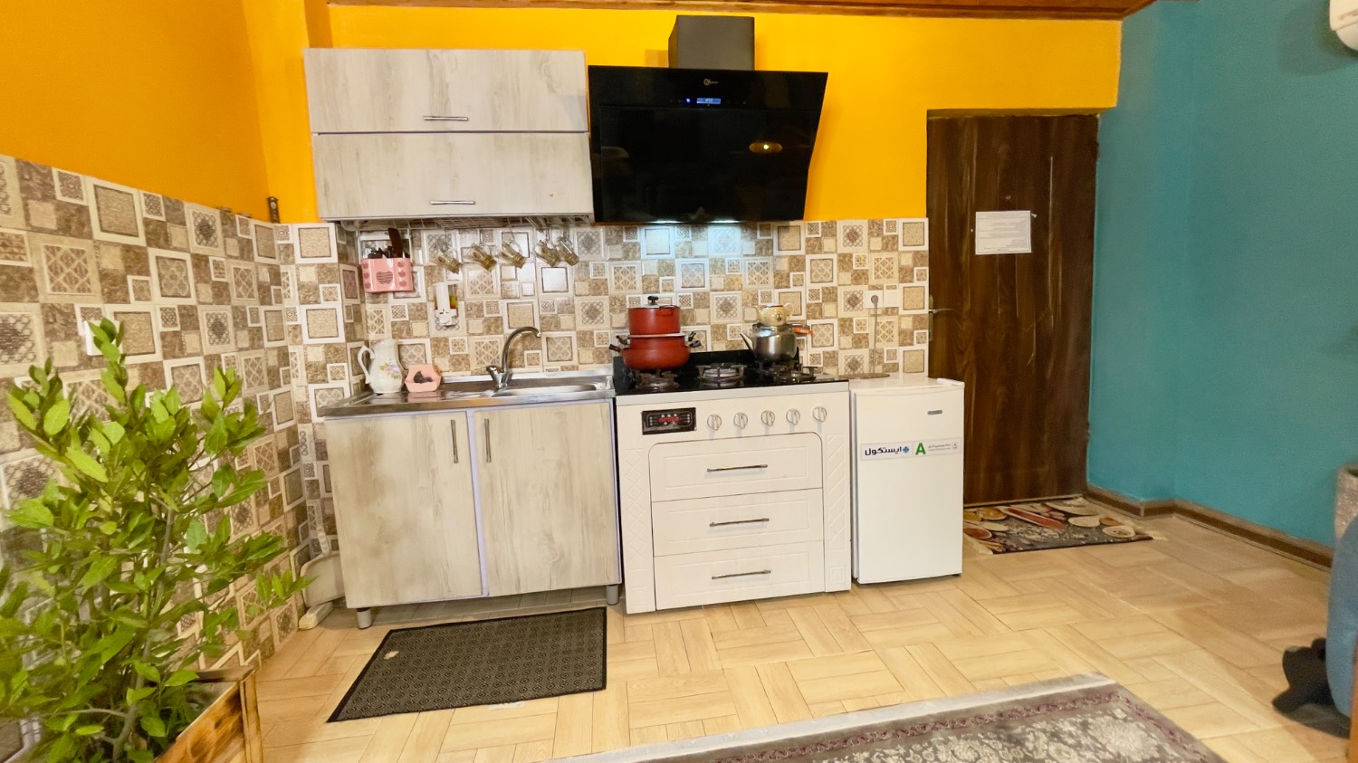 کلبه جنگلی صنوبر کلبه جنگلی صنوبر