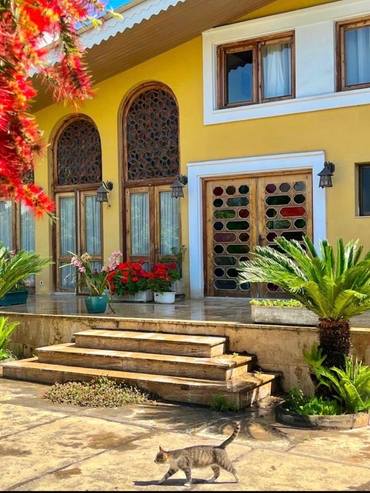 ایوان رنگی ایوان رنگی