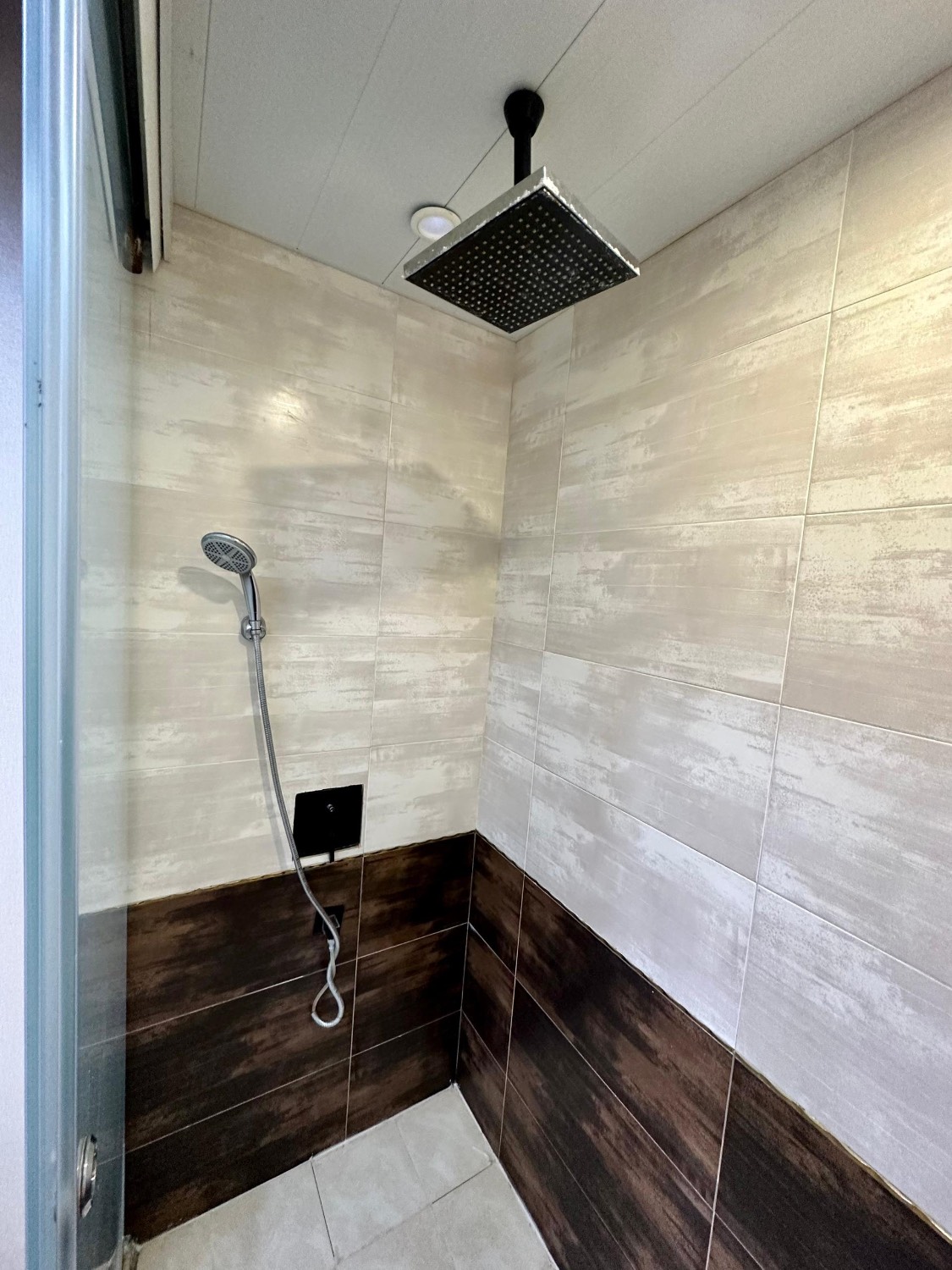 عمارت جنگلی میجران عمارت جنگلی میجران