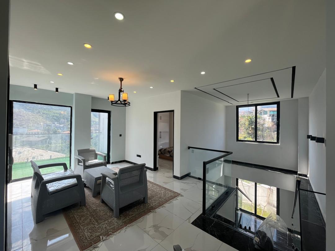 Roshanay Villa