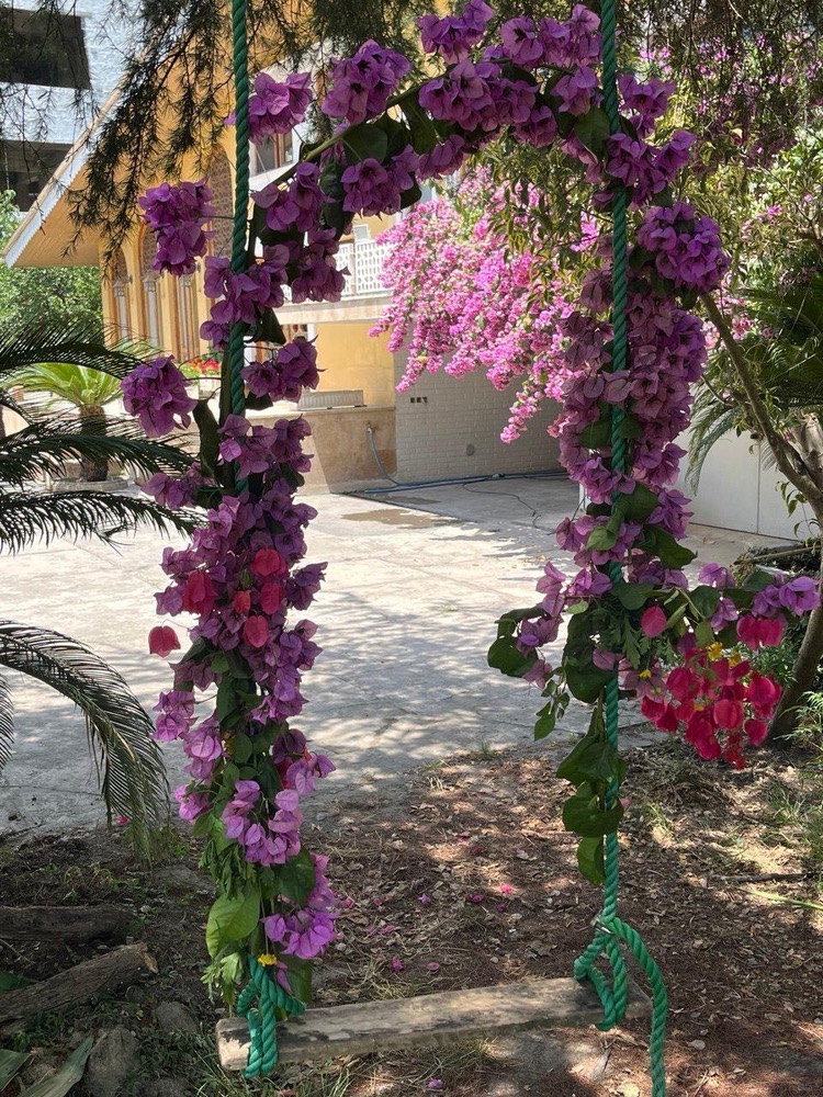 ایوان رنگی ایوان رنگی